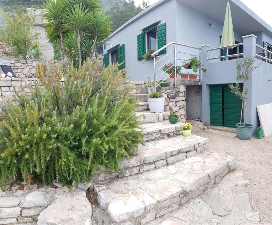 Holiday House Jakov Gdinj Екстериор снимка